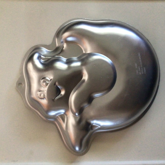 Vintage Halloween Wilton Spooky Ghost Cake Pan - Picture 2 of 2